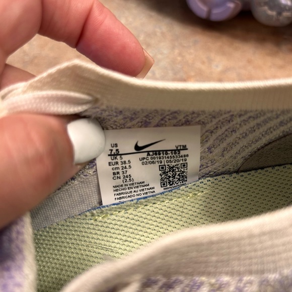 Womens Nike Vapormax - Picture 4 of 4